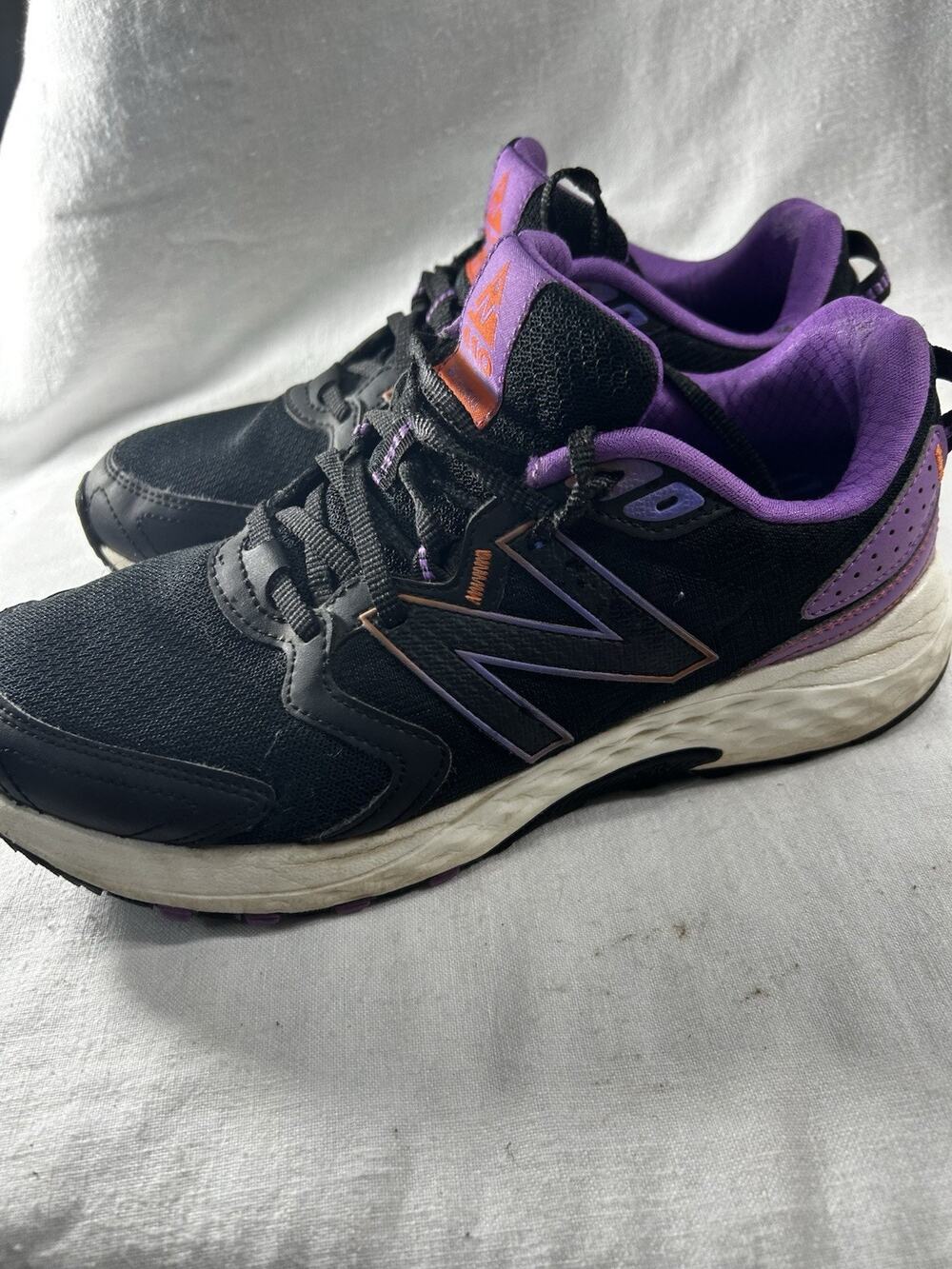 Size 9.5 - New Balance 410v4 Trail
